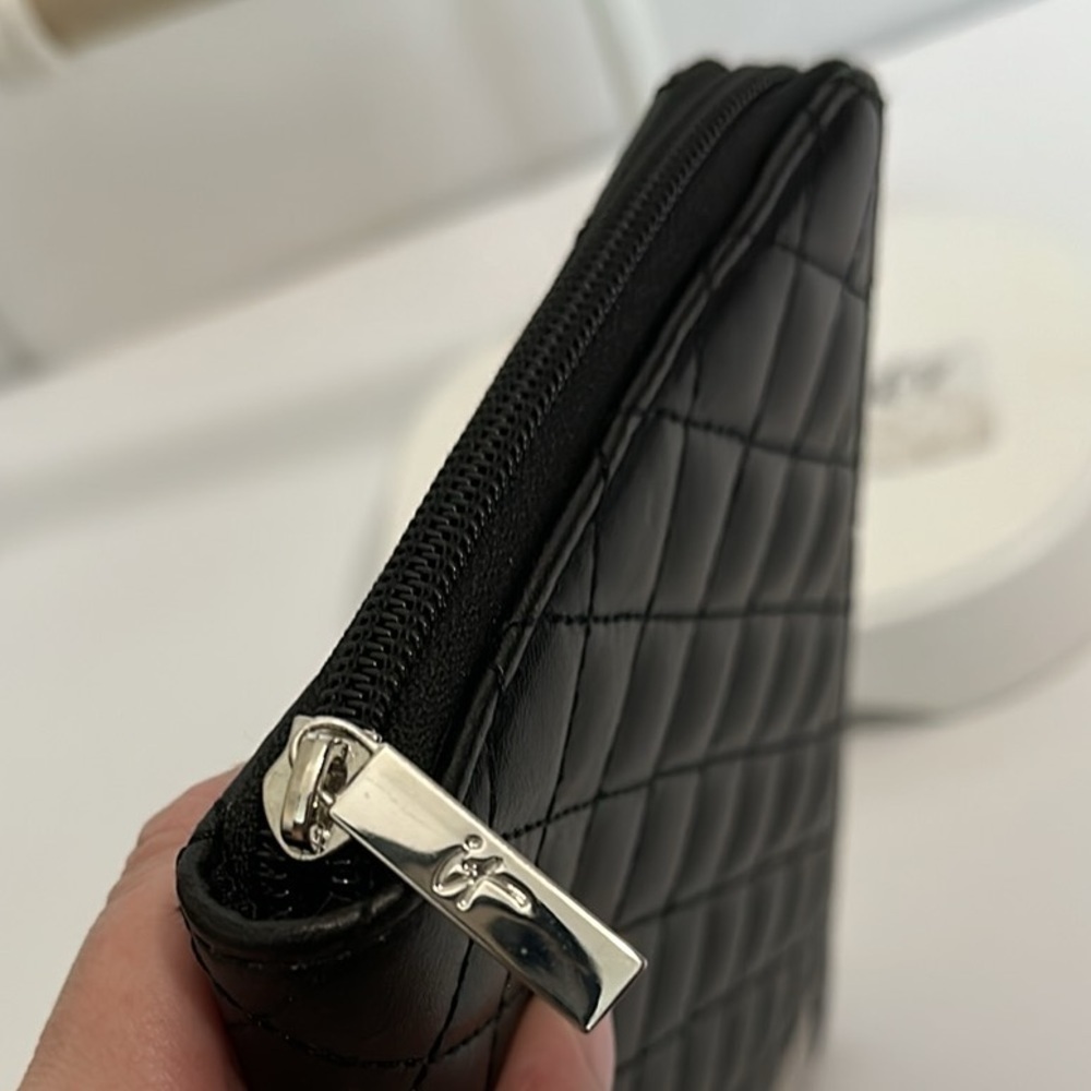 IT cosmetics for Ulta makeup bag NWOT - Picture 4 of 7